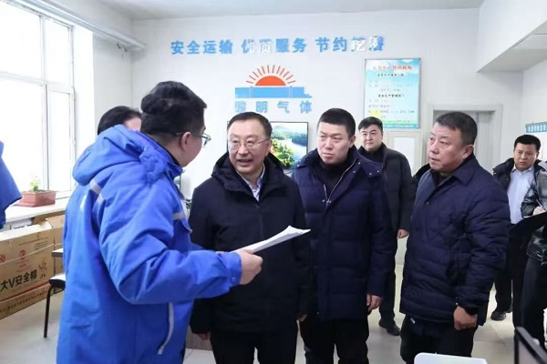 唐人博彩论坛深入危货运输企业督导春节安全生产工作